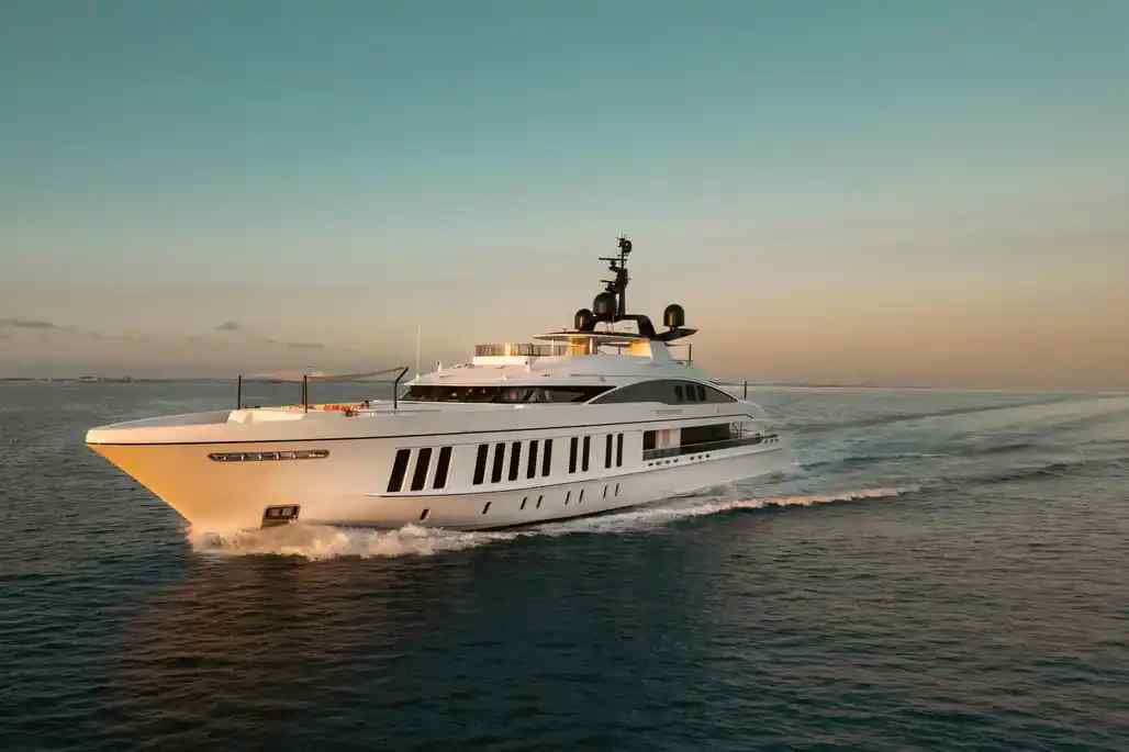 Yacht