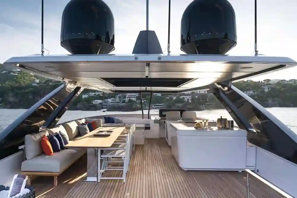 Ferretti Yachts 860 te koop