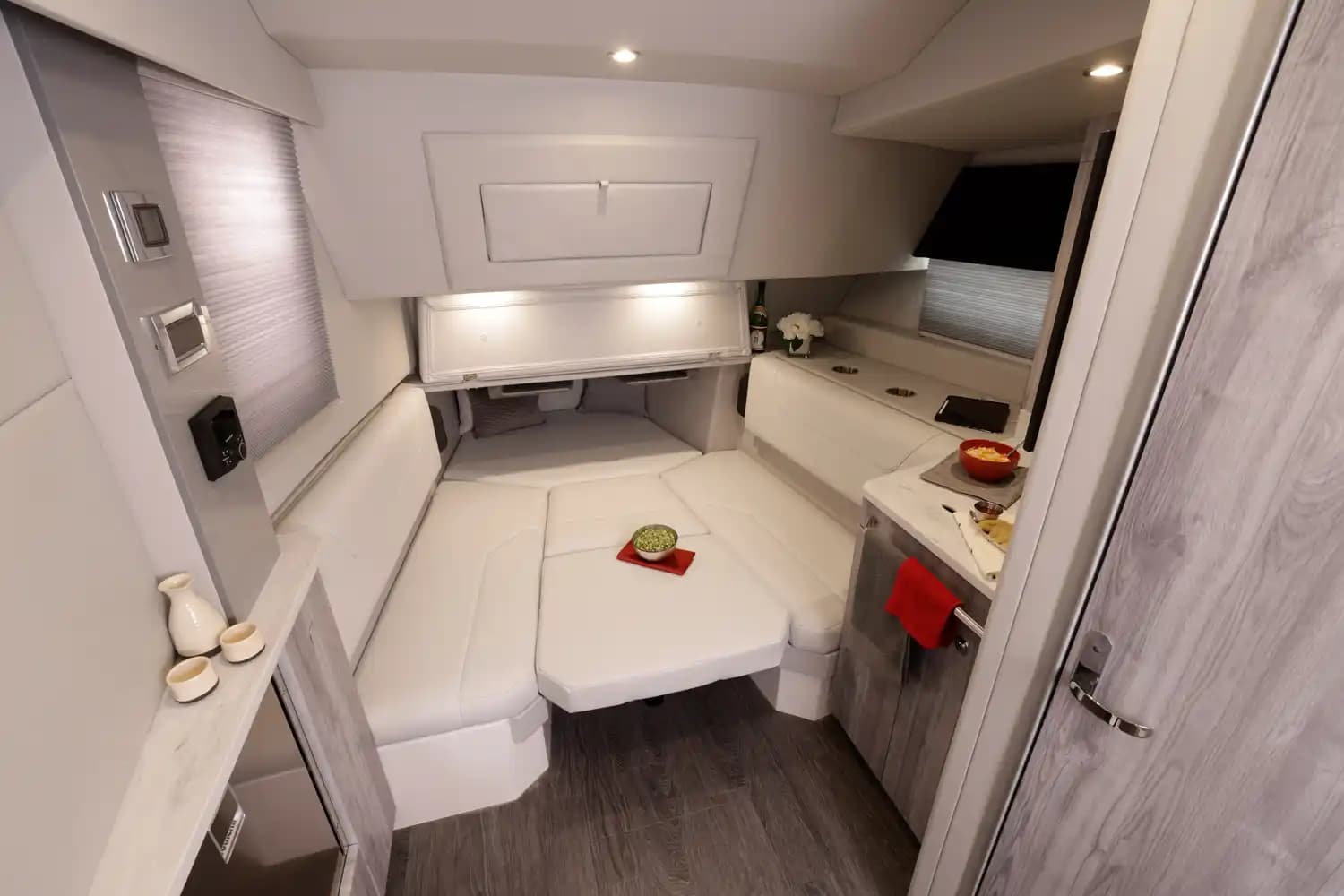 2026 Formula Boats 380 Super Sport Crossover for Sale in Fort Lauderdale, Florida Cruiser 4