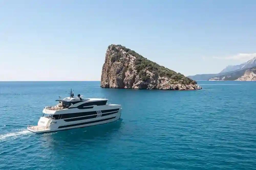 Lazzara UHV 87 For Sale