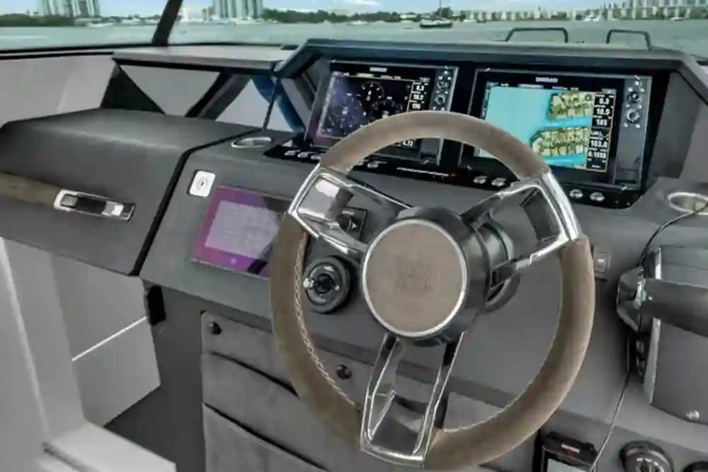 2023 Axopar 37 XC Cross Cabin te koop in Miami, Florida Center Console 3