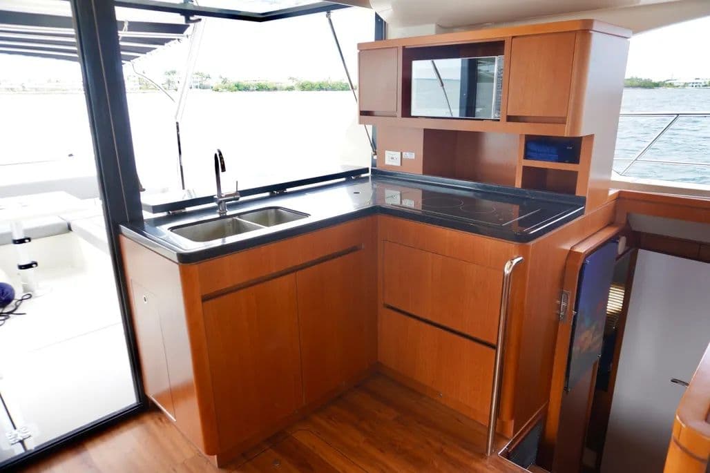 Aquila 44 Yacht for Sale