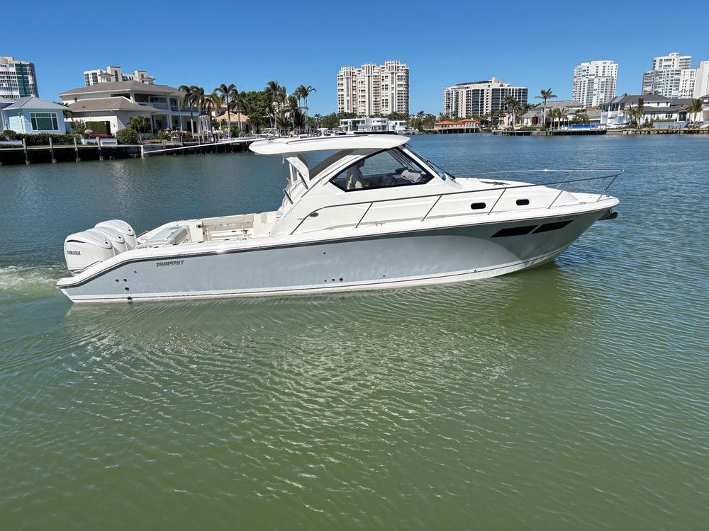 2025-pursuit-os-355-offshore-power-9718052-20250318135046849-1_XLARGE.jpg