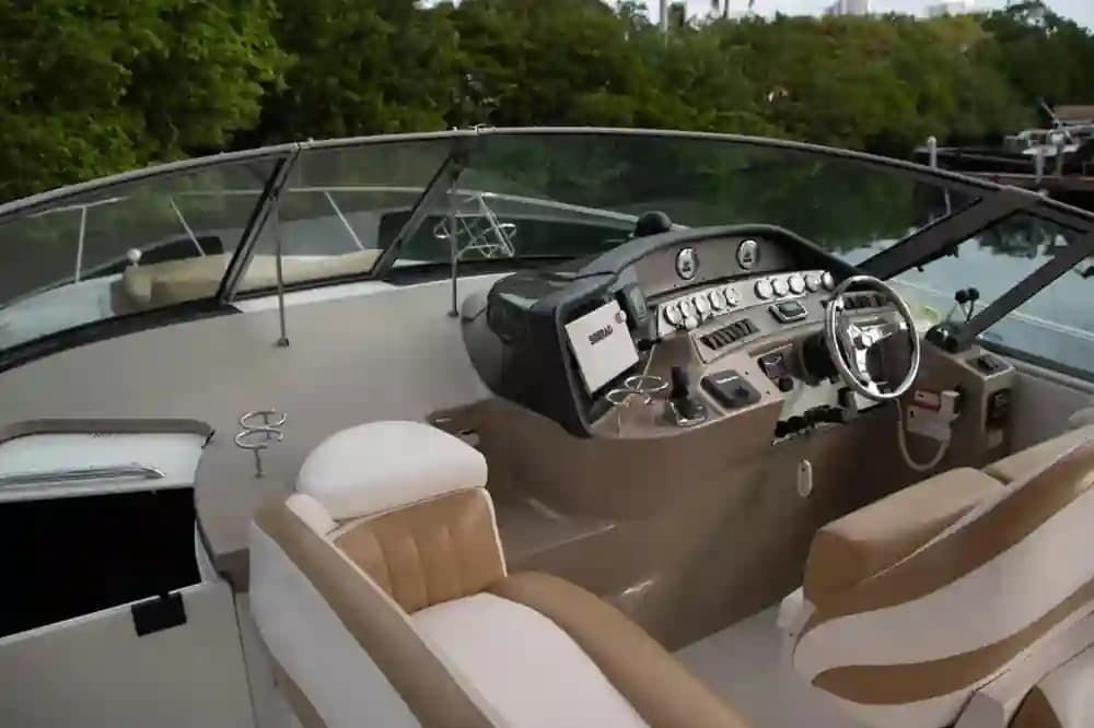 Four Winns 378 Vista for Sale