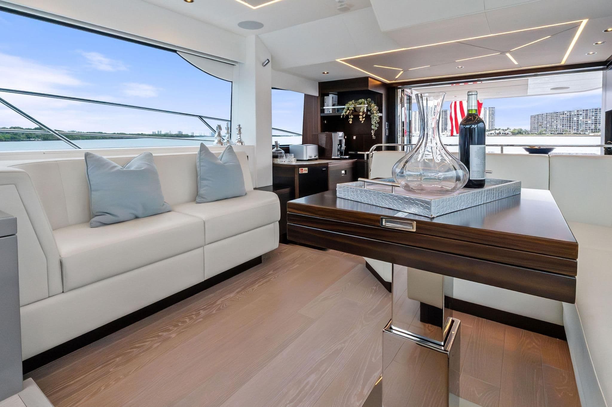 2025 Sunseeker Manhattan 55 zum Verkauf in North Palm Beach, Florida Motor Yacht 1