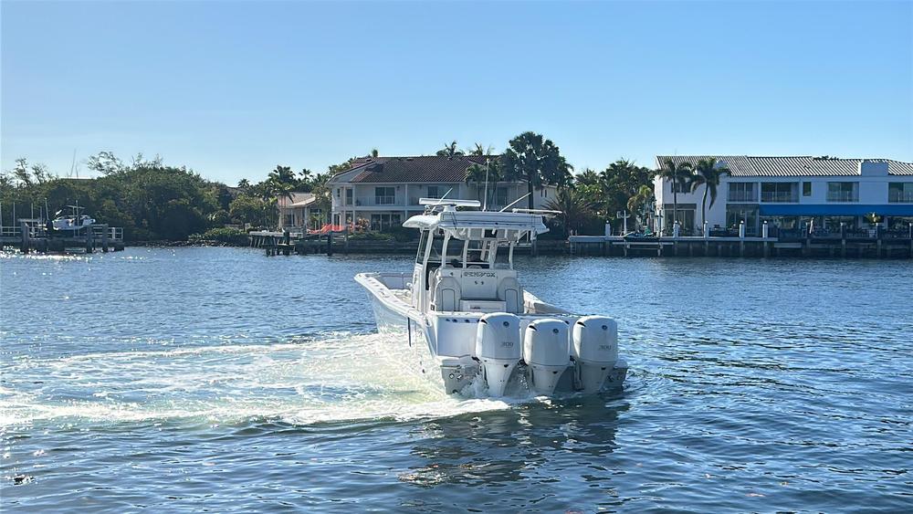 2020-sea-fox-368-commander-power-9817361-20250527174035062-1_XLARGE.jpg