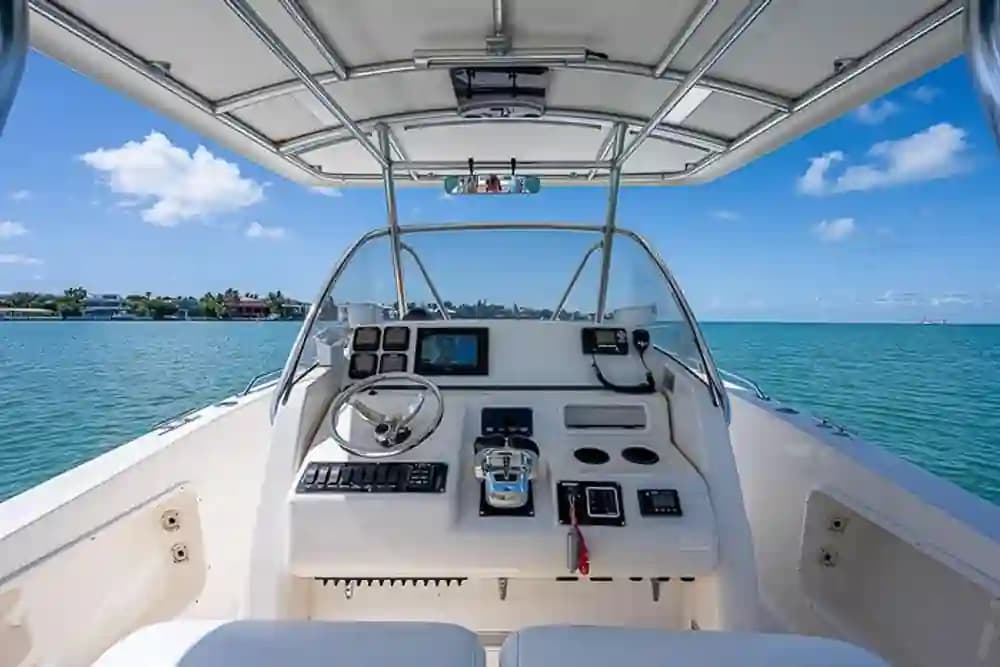 2001 Pursuit 3070 Center Console Sold in Key Biscayne, Florida Center Console 3