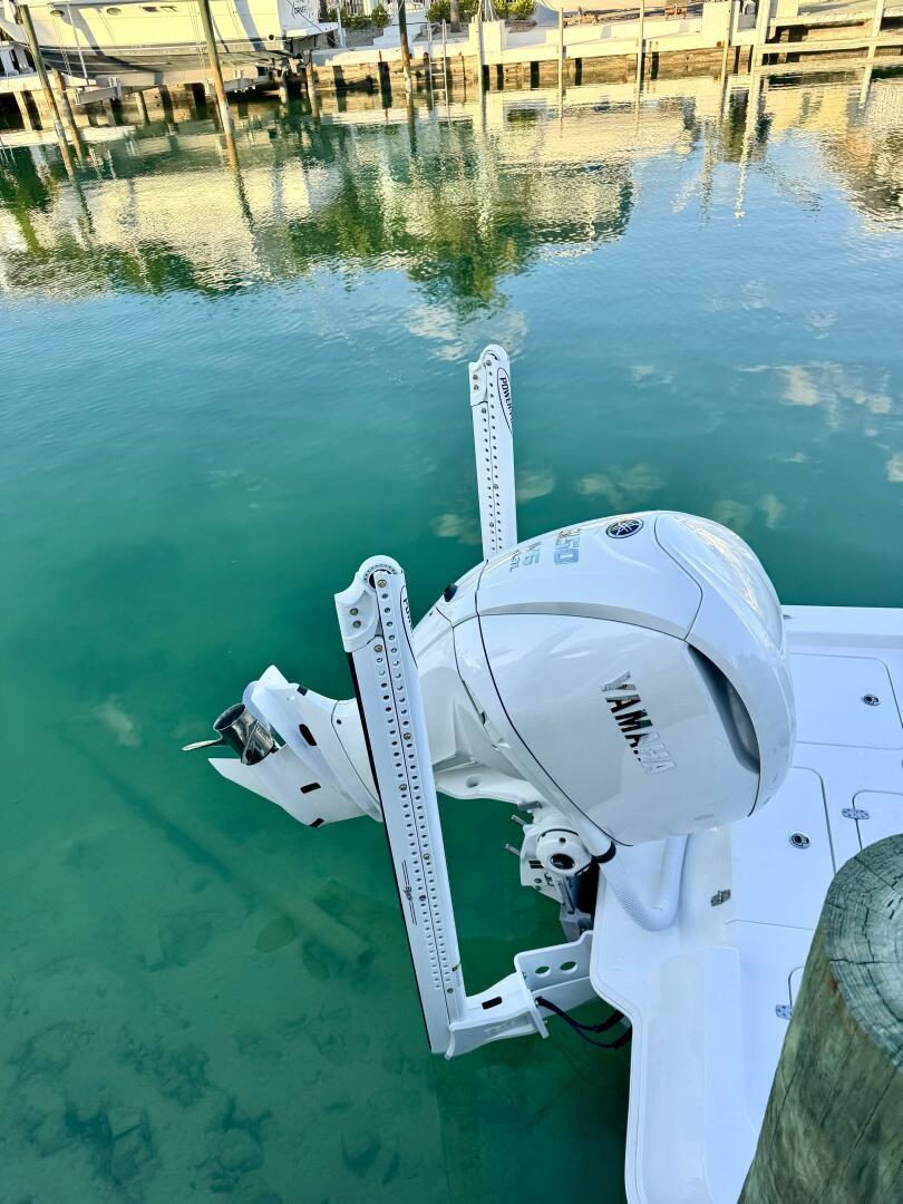 2025 Contender 26 Bay