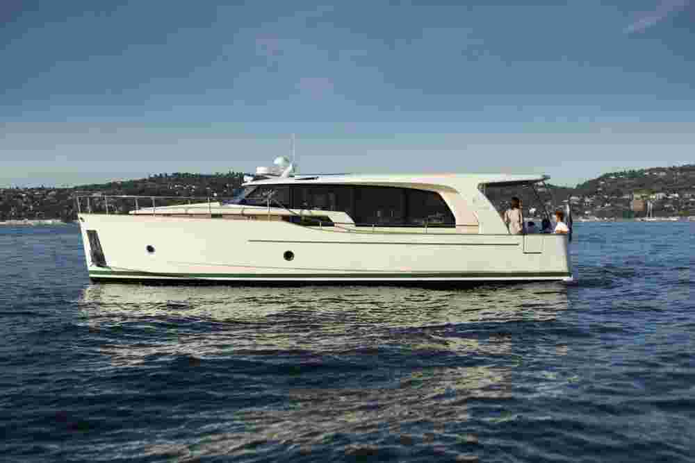 2025 Greenline Yachts 40 Hybrid