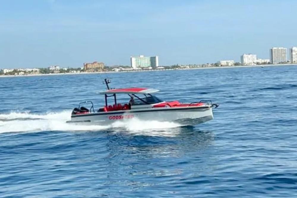 2022 Brabus Marine Shadow 900 Spyder & Sun-Top