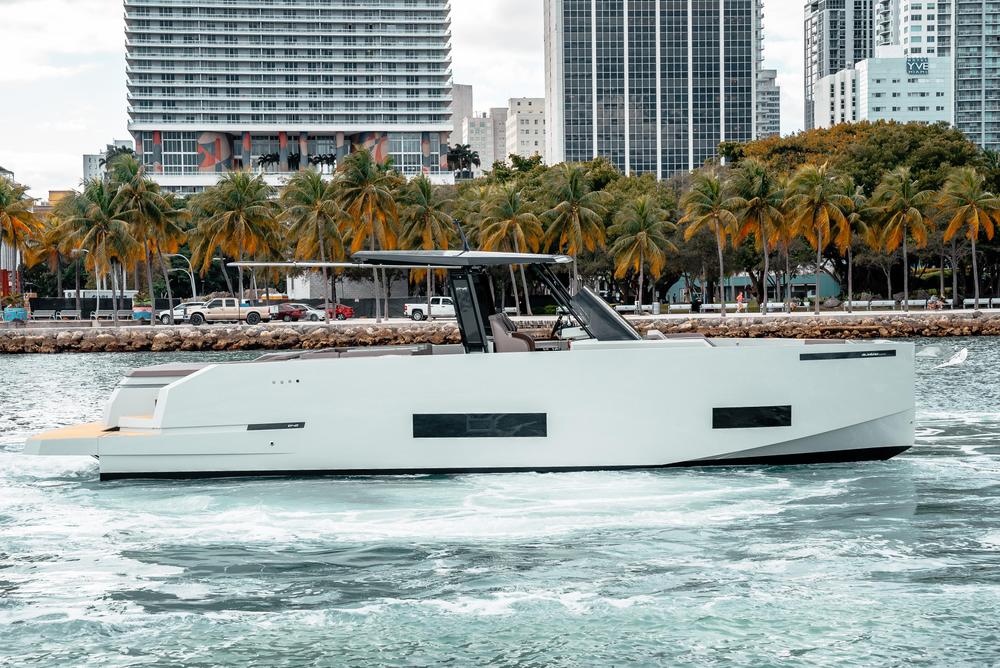 2025-de-antonio-yachts-d42-open-power-9494995-20241206064340515-1_XLARGE.jpg