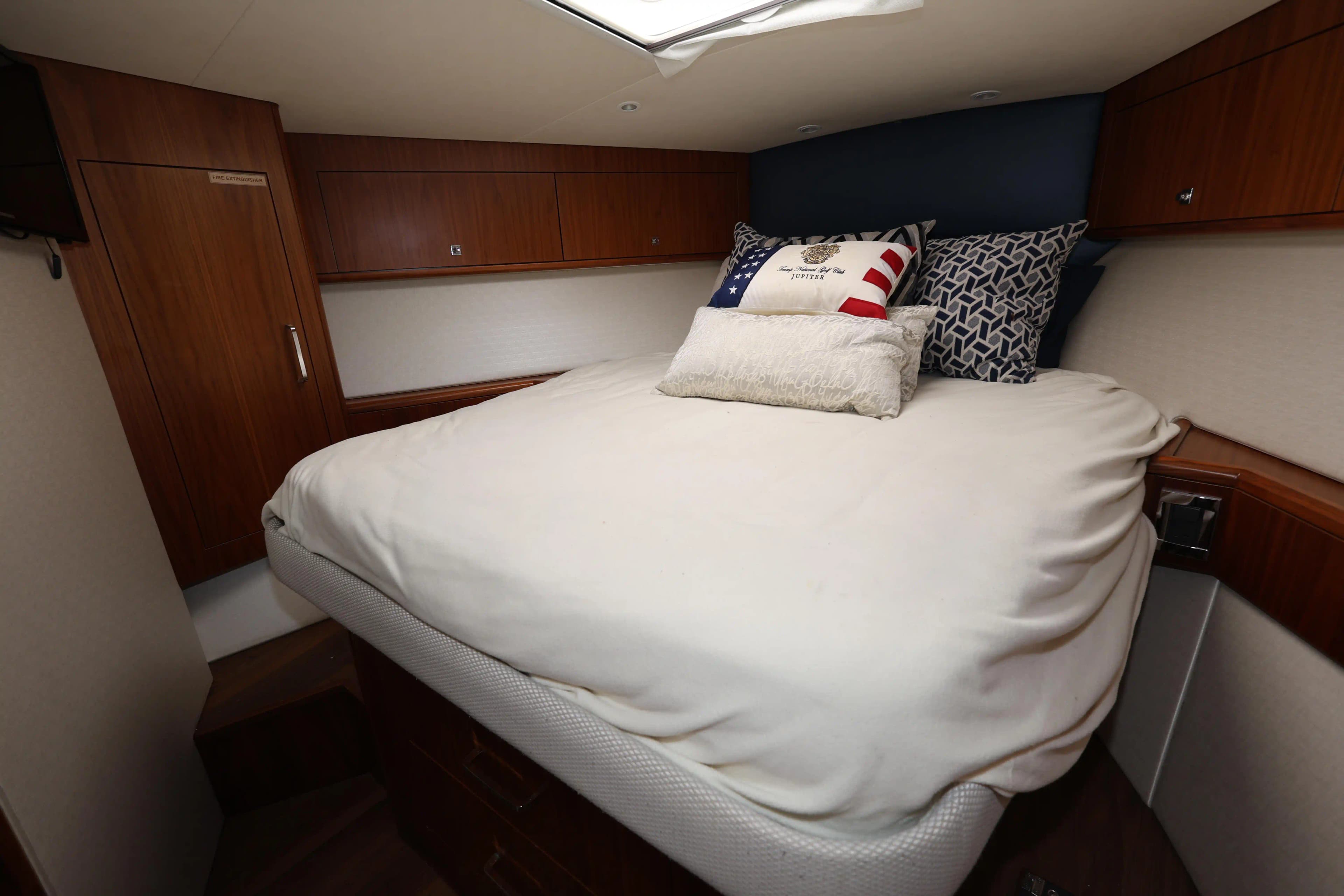 2018 Hatteras 45 Express Sportfish for Sale in Fort Lauderdale, Florida Saltwater Fishing 3
