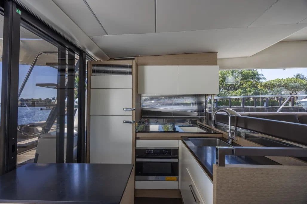 2018 Prestige F520 for Sale in Fort Lauderdale, Florida Flybridge 3