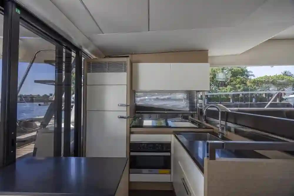 2018 Prestige F520 for Sale in Fort Lauderdale, Florida Flybridge 3