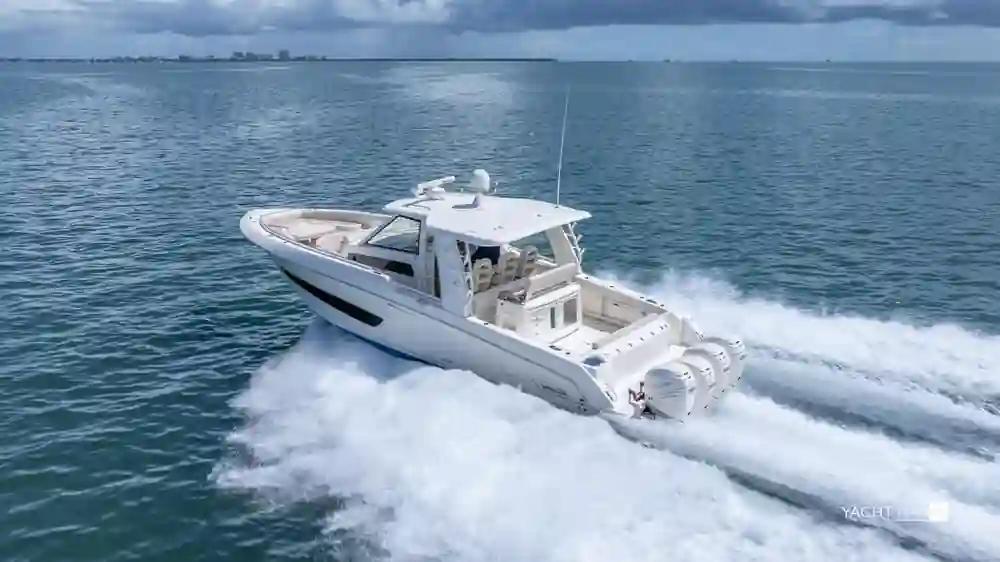 Boston Whaler 420 Outrage For Sale