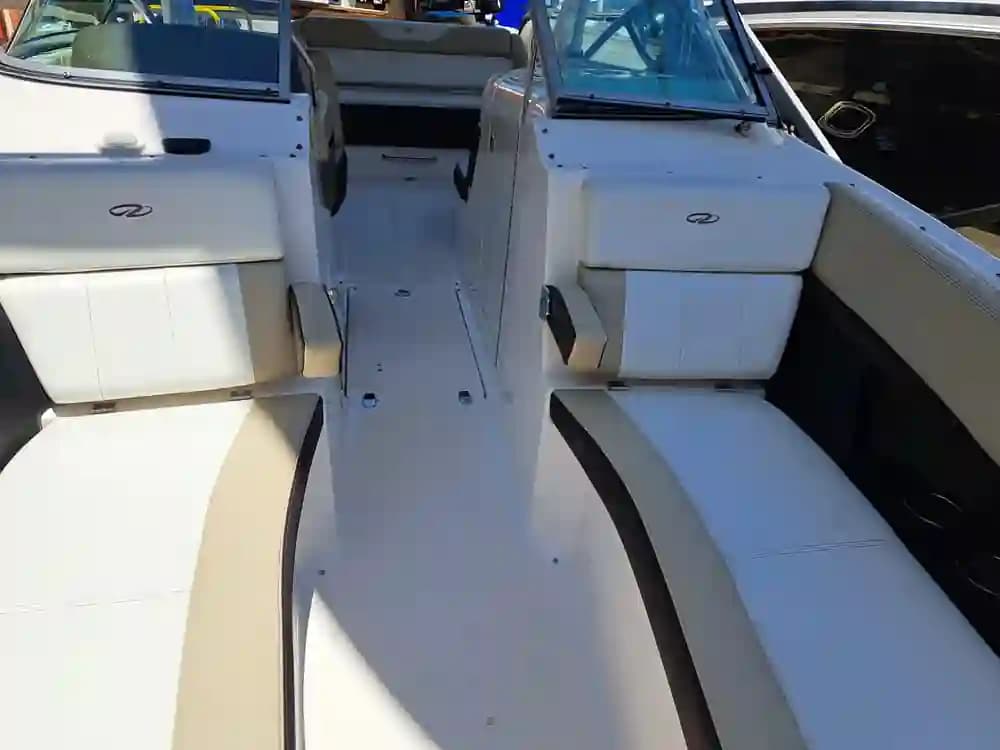 2014 Regal 2700 Bowrider for Sale in North Miami, Florida Bowrider 2