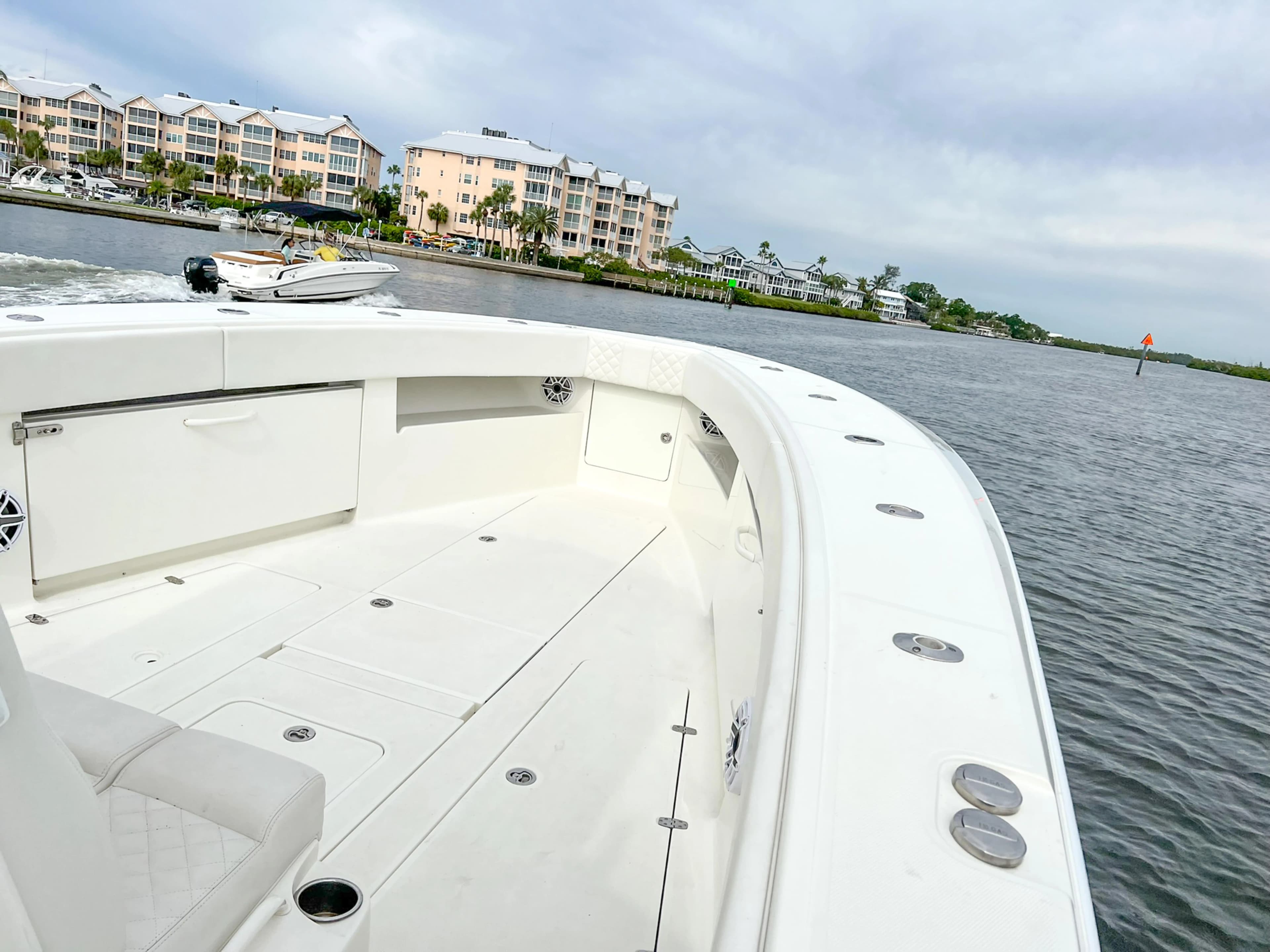 2017 SeaVee 390z for Sale in Sarasota, Florida Center Console 3