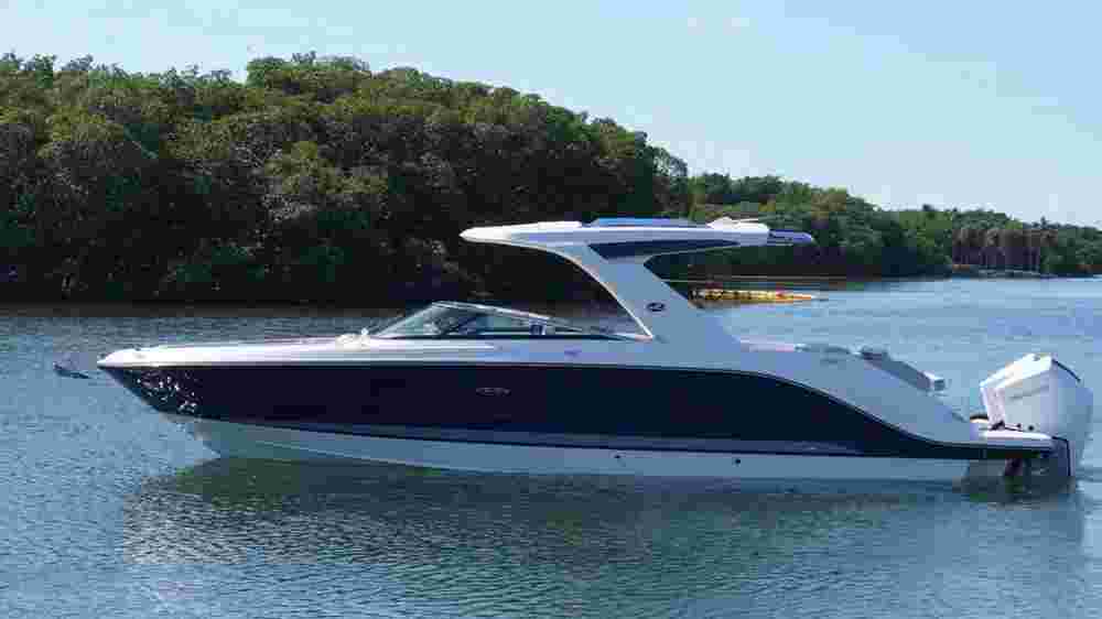 2020 Sea Ray SLX 310 Outboard