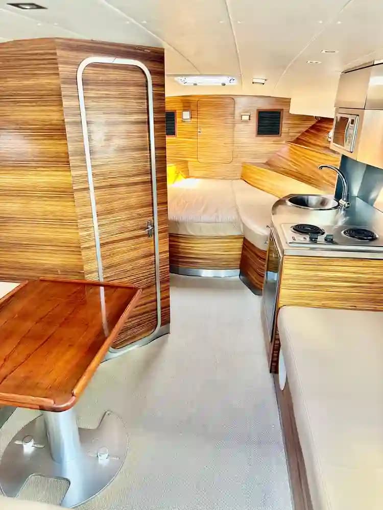 1986 Magnum Express 40 for Sale in Miami, Florida Cruiser 2