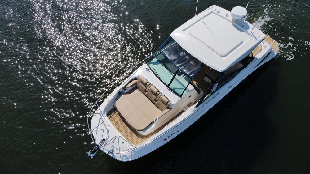 2021-sea-ray-320-sundancer-power-9308516-20240513064020106-1_XLARGE.jpg