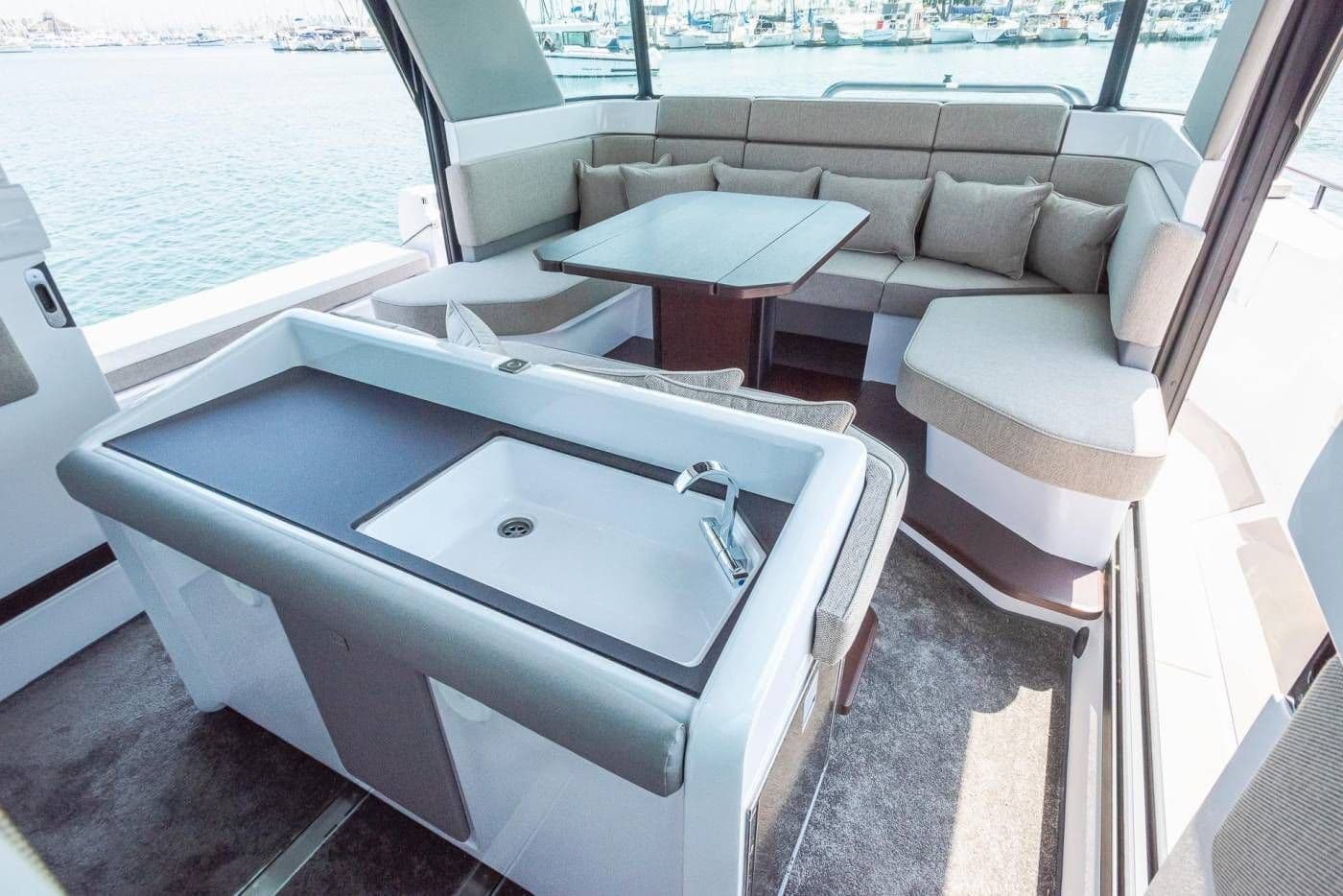 2025 Axopar 45 XC Cross Cabin Sold in Seattle, Washington Motor Yacht 4