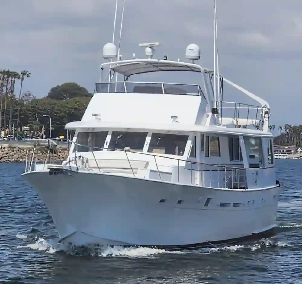 Hatteras 70 Extended Deckhouse For Sale