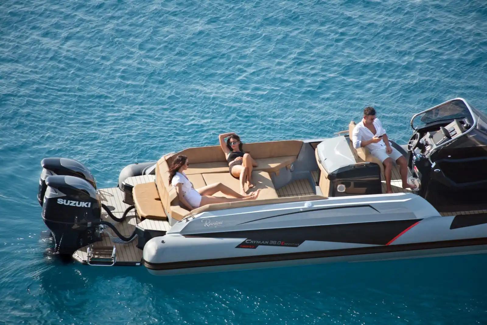 Ranieri International Cayman 38 Executive For Sale