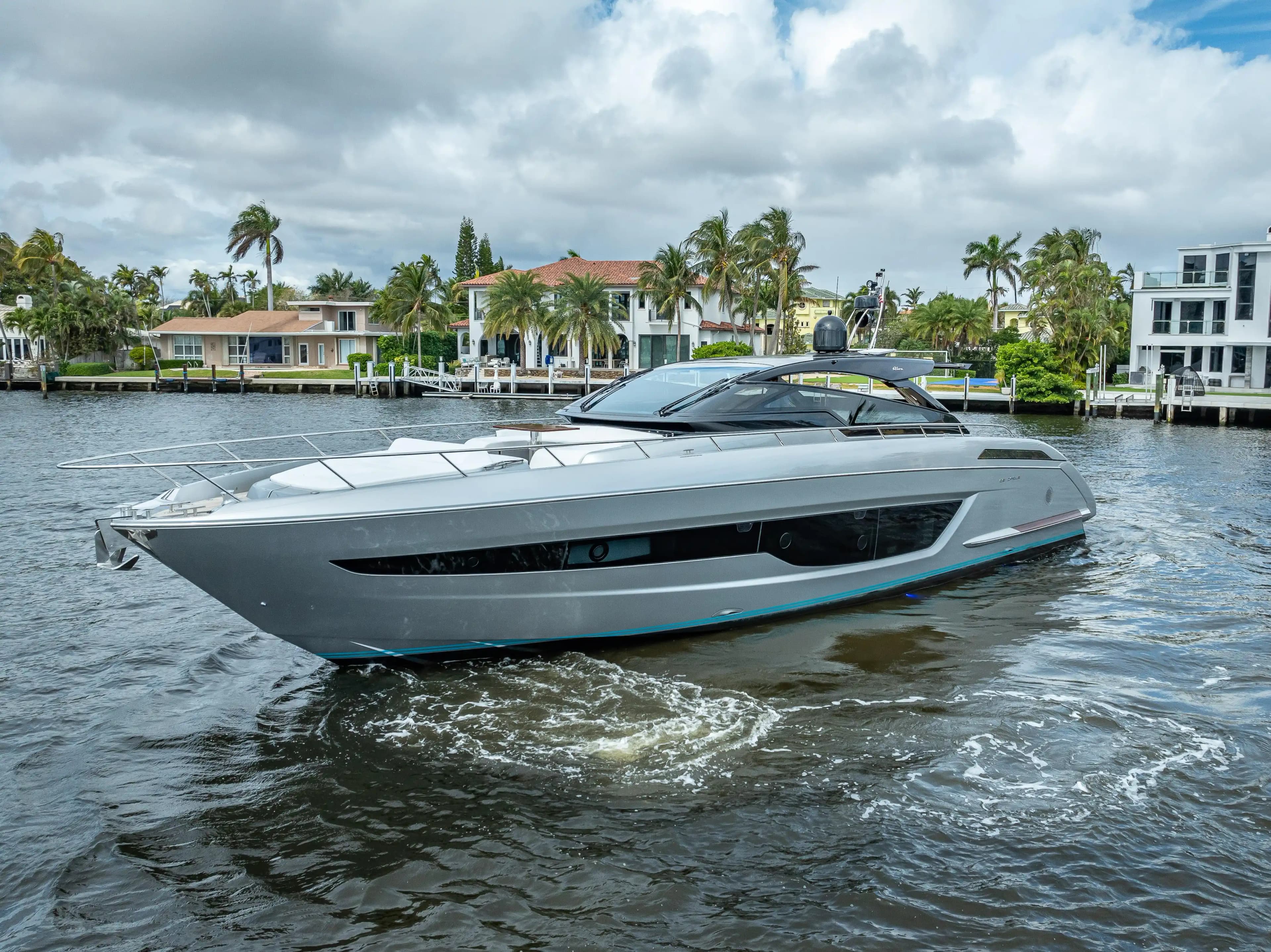 2023 Riva 68' Diable Verkauft in Fort Lauderdale, Florida Express Cruiser 3