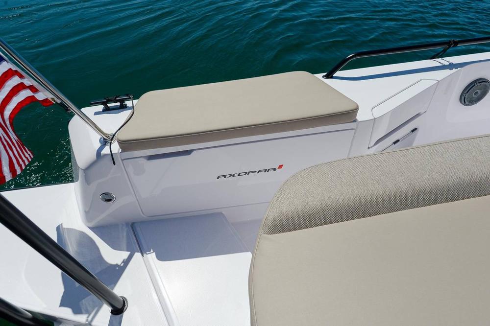 2024-axopar-37-xc-cross-cabin-aft-cabin-power-9341443-20240415145432302-1_XLARGE_-_abcdef_-_9082671ed87b63b007ba18f18c6d591f9689fc05.jpg