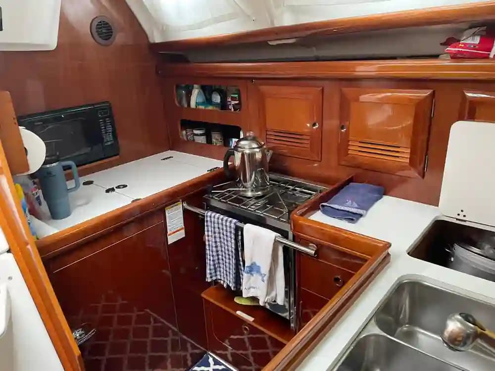 Beneteau 393 for Sale