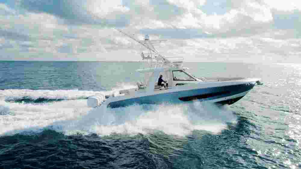 2017 Boston Whaler 420 Outrage