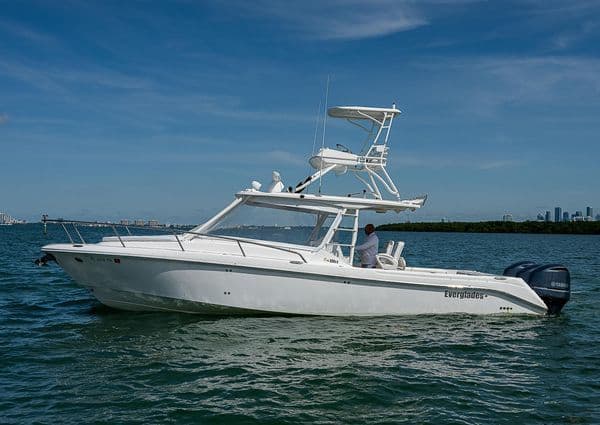 2010 Everglades Boats 350LX Sold in Key Biscayne, Florida Cuddy Cabin