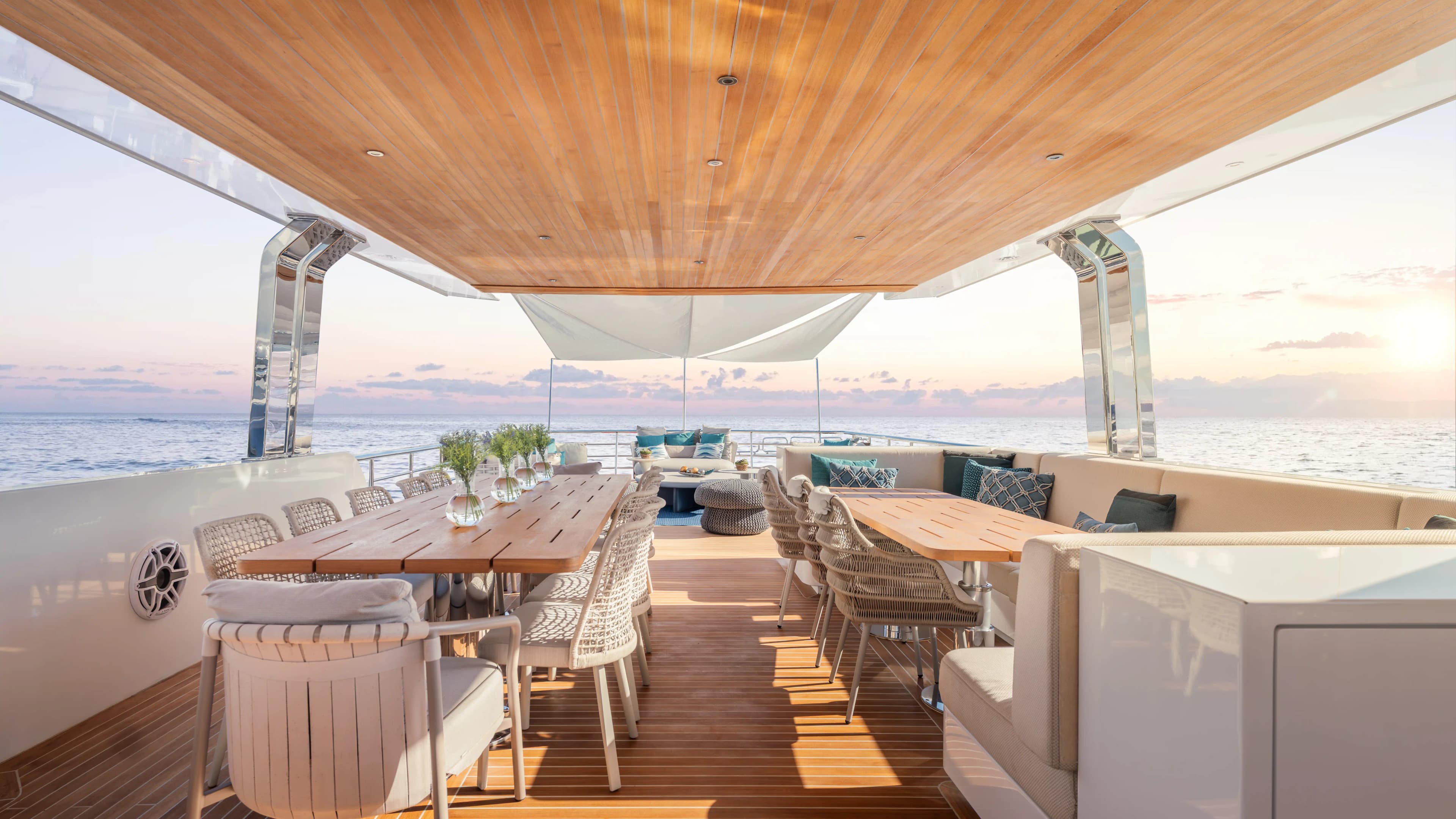 Alpha Custom Yachts Alfresco 125 te koop