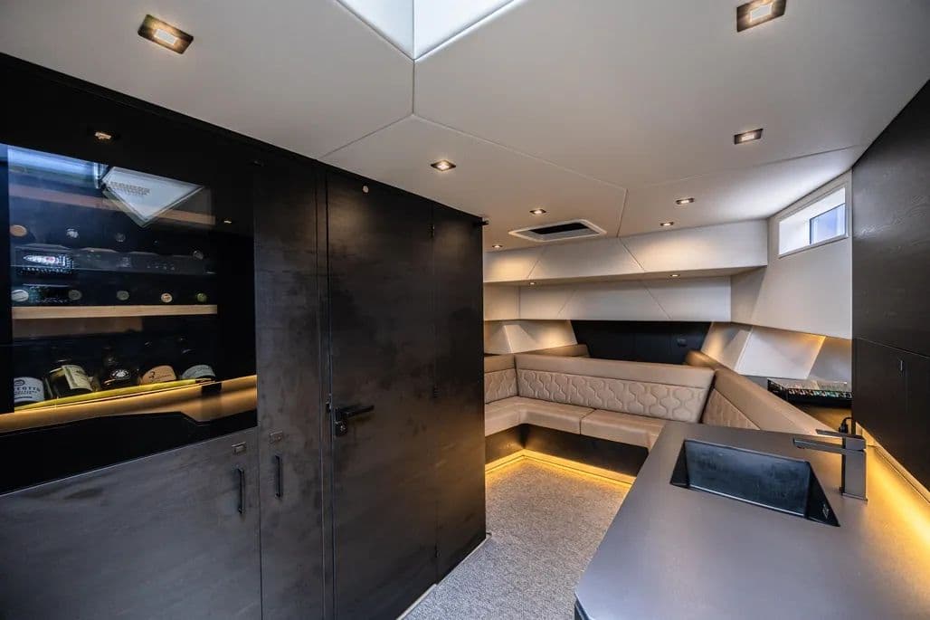 Vanquish Yachts VQ58 zum Verkauf
