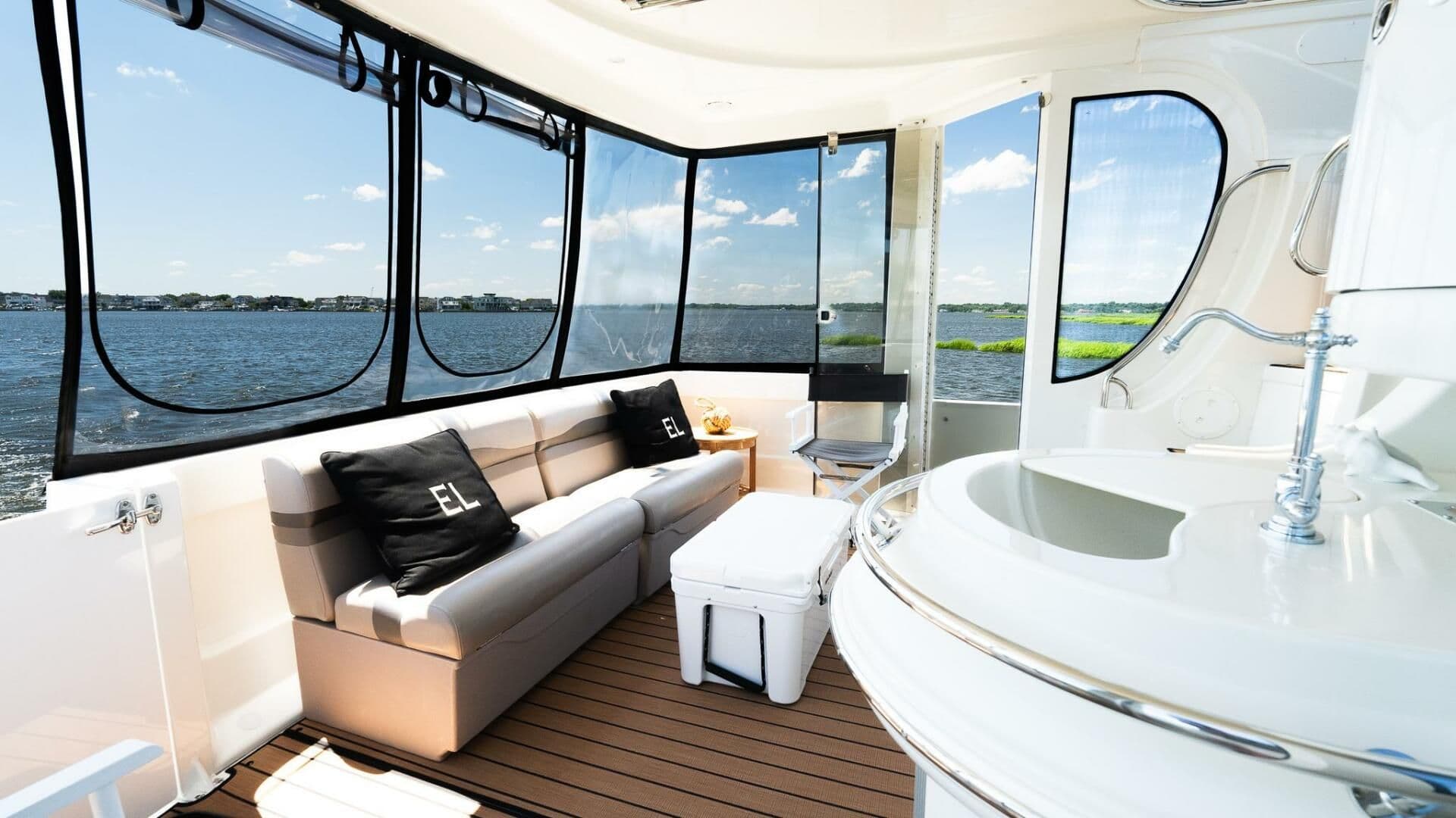 2004 Carver 466 Motor Yacht for Sale in Monmouth Beach, New Jersey Cruiser 2