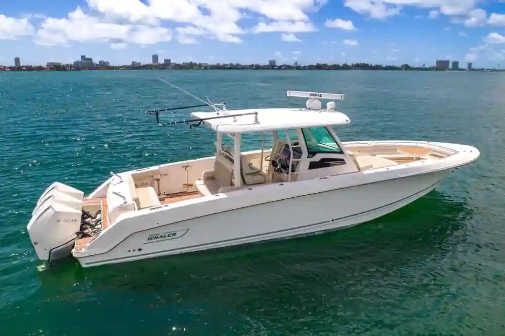 Boston Whaler 380 Outrage te koop