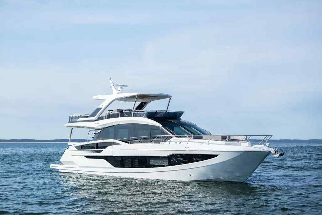 Yacht