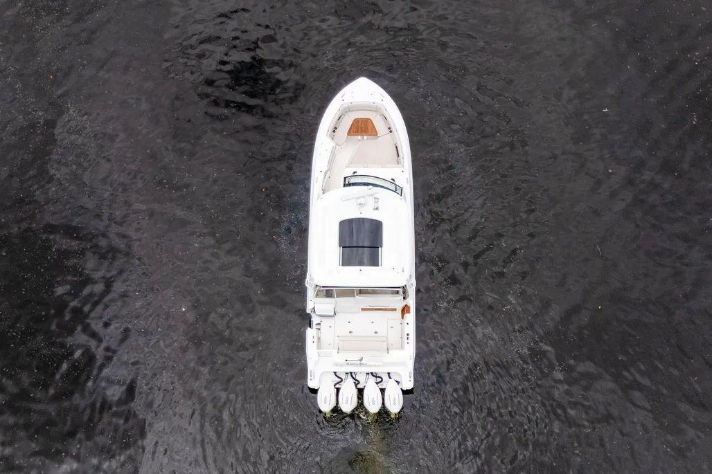 Boston Whaler 380 Realm in vendita