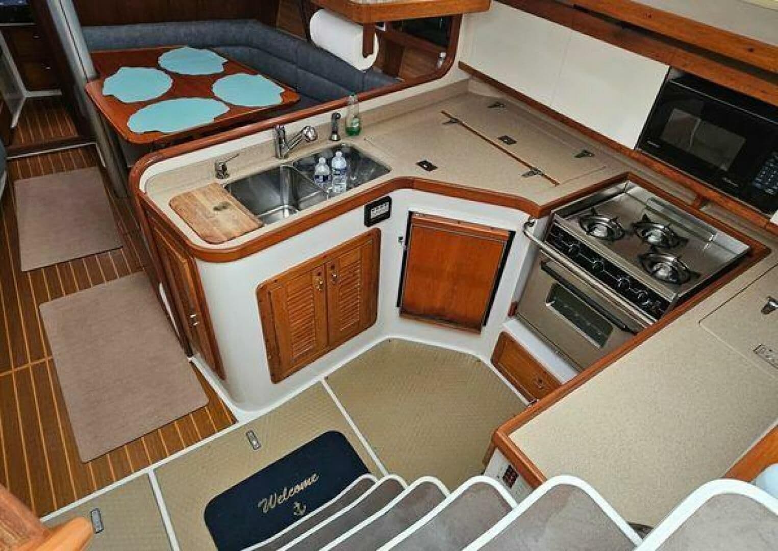 1995 Catalina Yachts 400 for Sale in Tracys Landing, Maryland Monohull 3