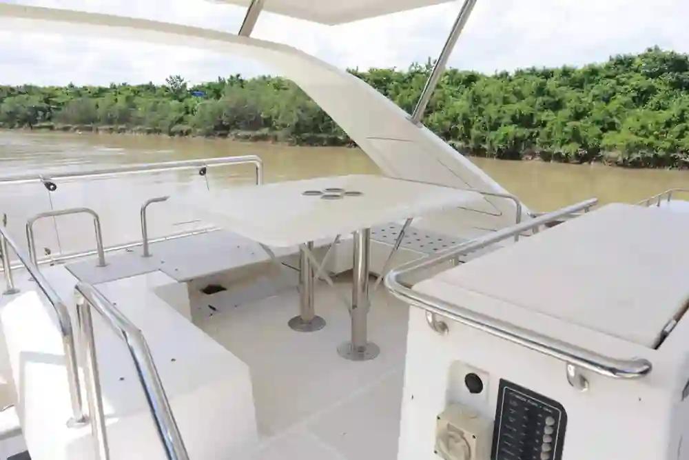 Aquila 44 Yacht For Sale