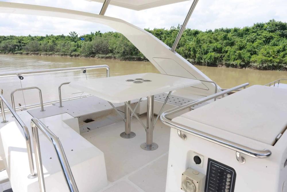 2023 Aquila 44 Yacht