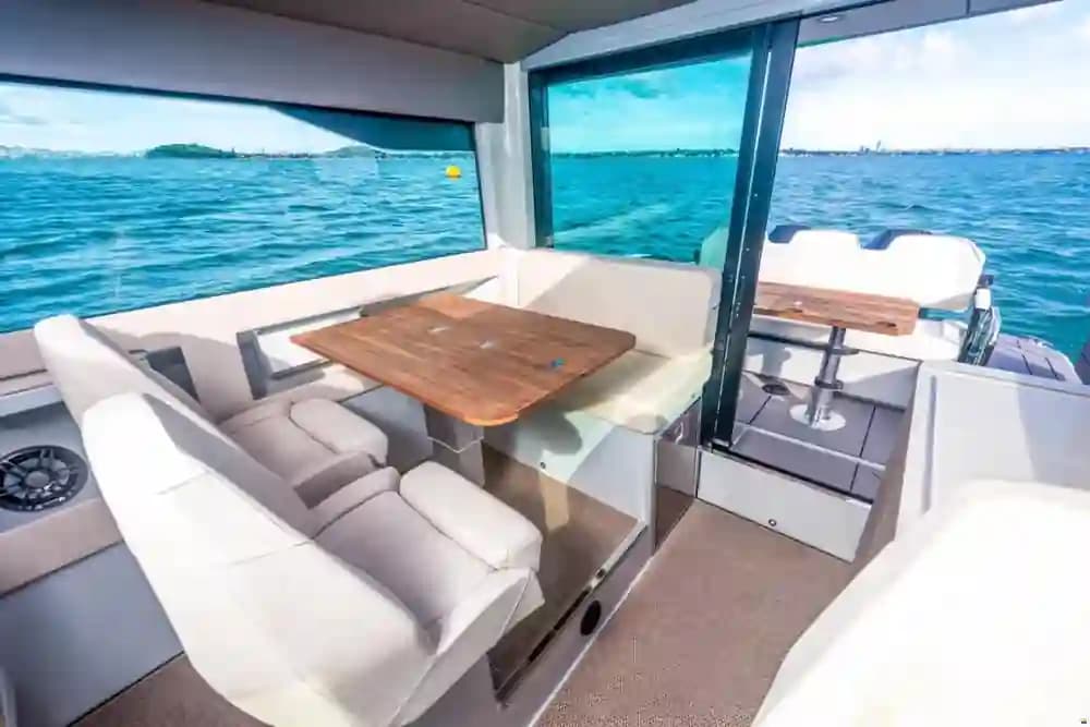 2023 Saxdor 320 GTC for Sale in Geneva, CH Pilothouse 4