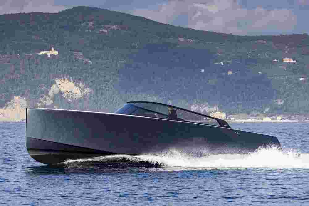 2025 VanDutch Yachts 48