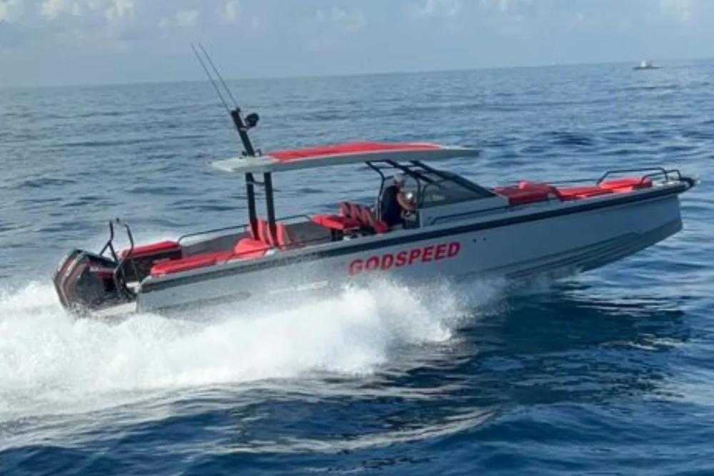 2022 Brabus Marine Shadow 900 Spyder & Sun-Top