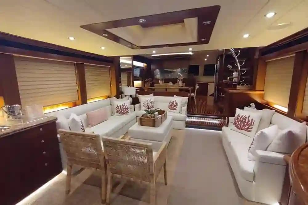 2010 Horizon V74 Skylounge for Sale in La Paz, MX Flybridge 5