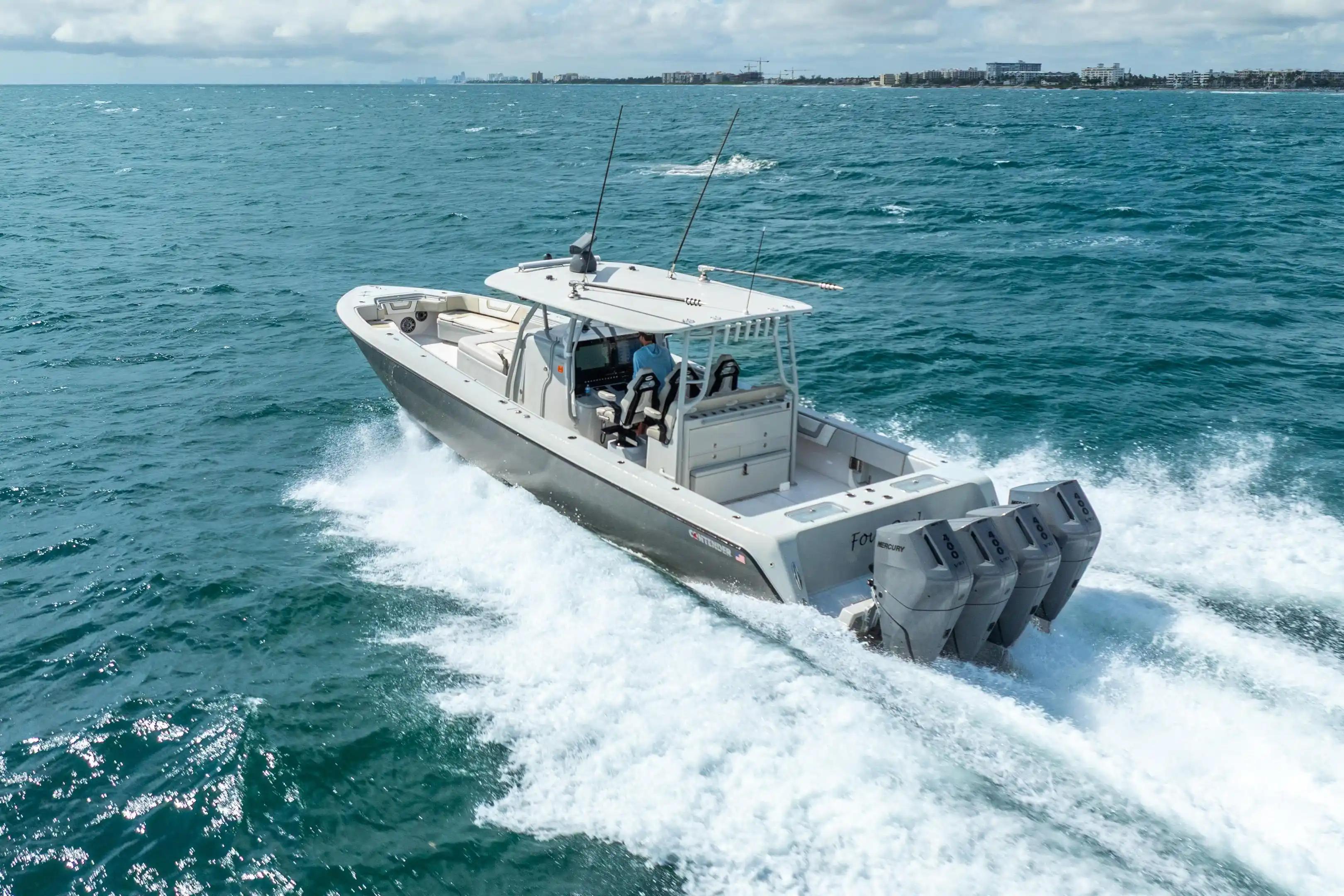 Contender 44CB in vendita