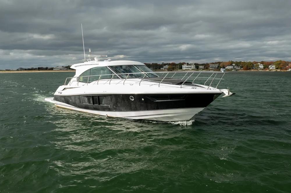 2014 Cruisers Yachts 45 Cantius