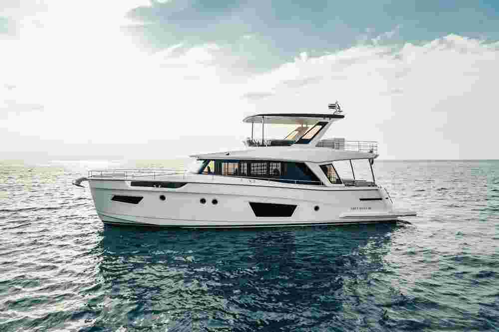 2025 Greenline Yachts 58 Fly