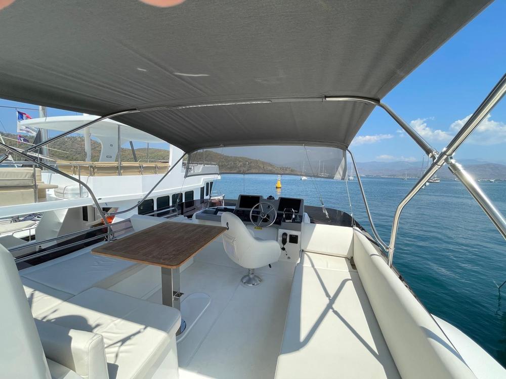 2024-beneteau-swift-trawler-41-fly-power-9552570-20240918105519482-1_XLARGE.jpg