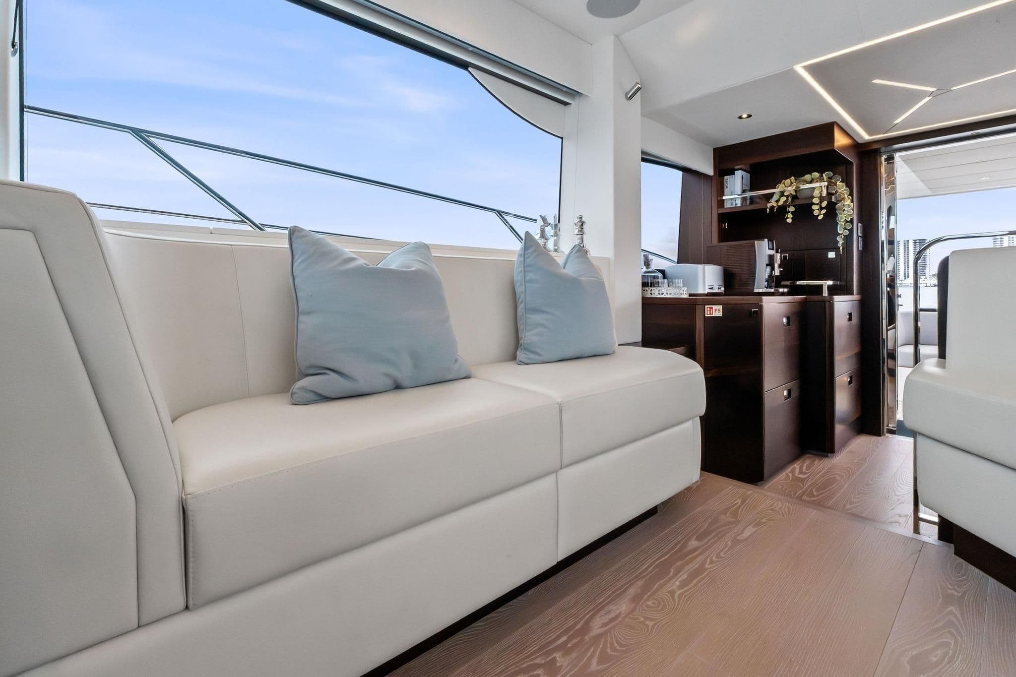 2025 Sunseeker Manhattan 55 zum Verkauf in North Palm Beach, Florida Motor Yacht 3